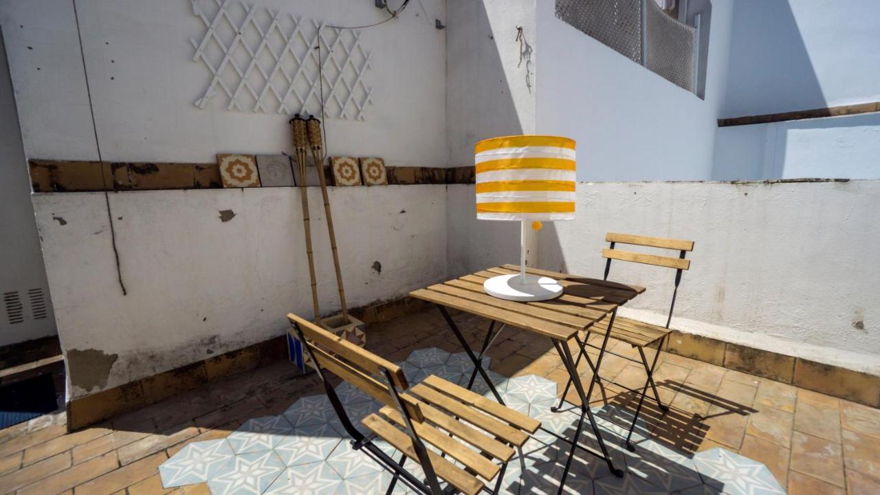 Rentalsevilla Feria Duplex Con Terraza Екстериор снимка