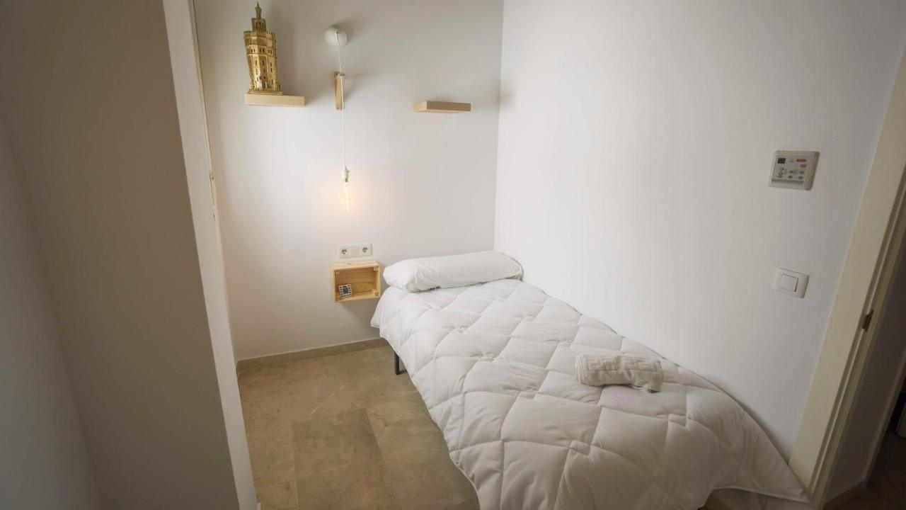 Rentalsevilla Feria Duplex Con Terraza Екстериор снимка