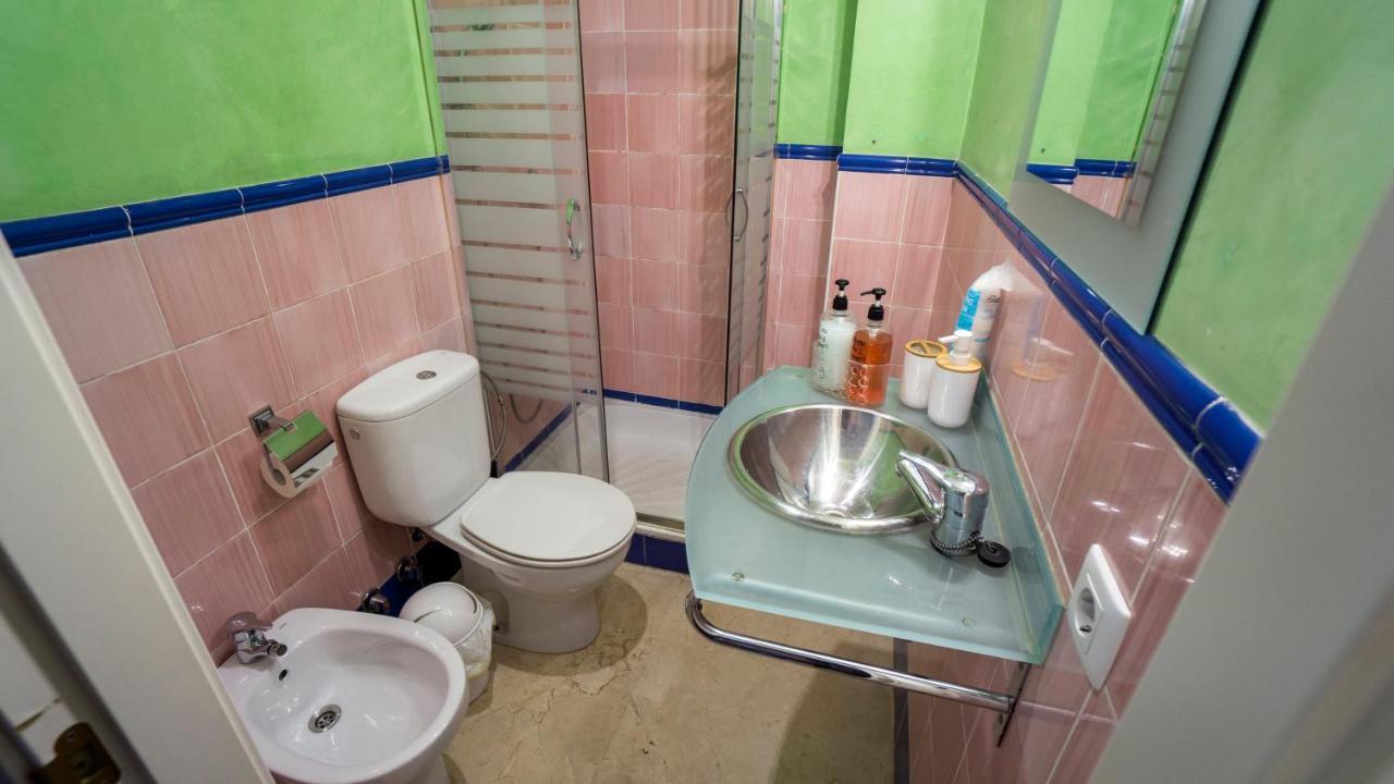 Rentalsevilla Feria Duplex Con Terraza Екстериор снимка